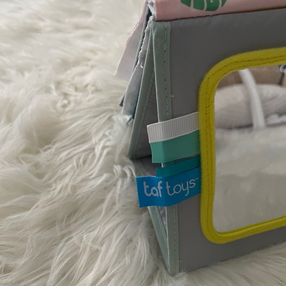 Tummy time high contrast baby book/ mirror - Picture 4 of 10